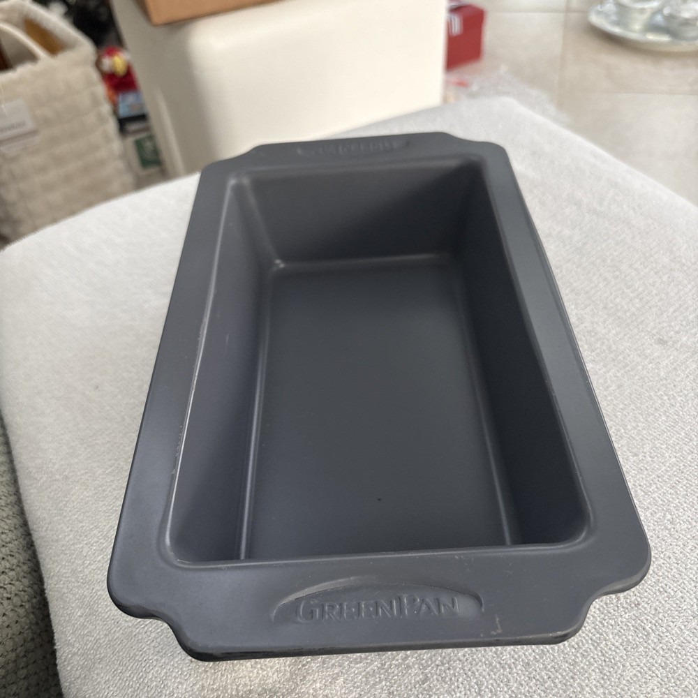 green pan Bread Or Meatloaf Pan