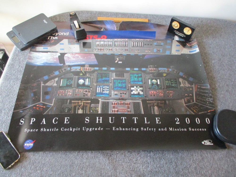 NASA SPACE SHUTTLE COCKPIT/MANNED FLIGHT BEYOND THE BEGINNING/STS9 POSTERS SET4