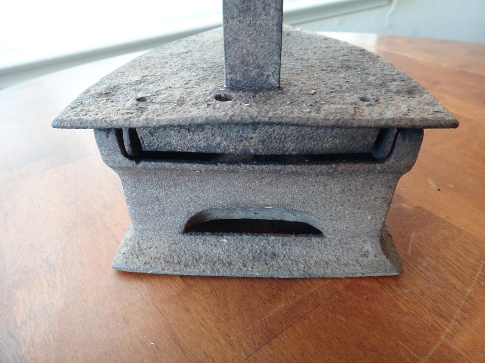 Vintage Sad Iron / Coal Iron