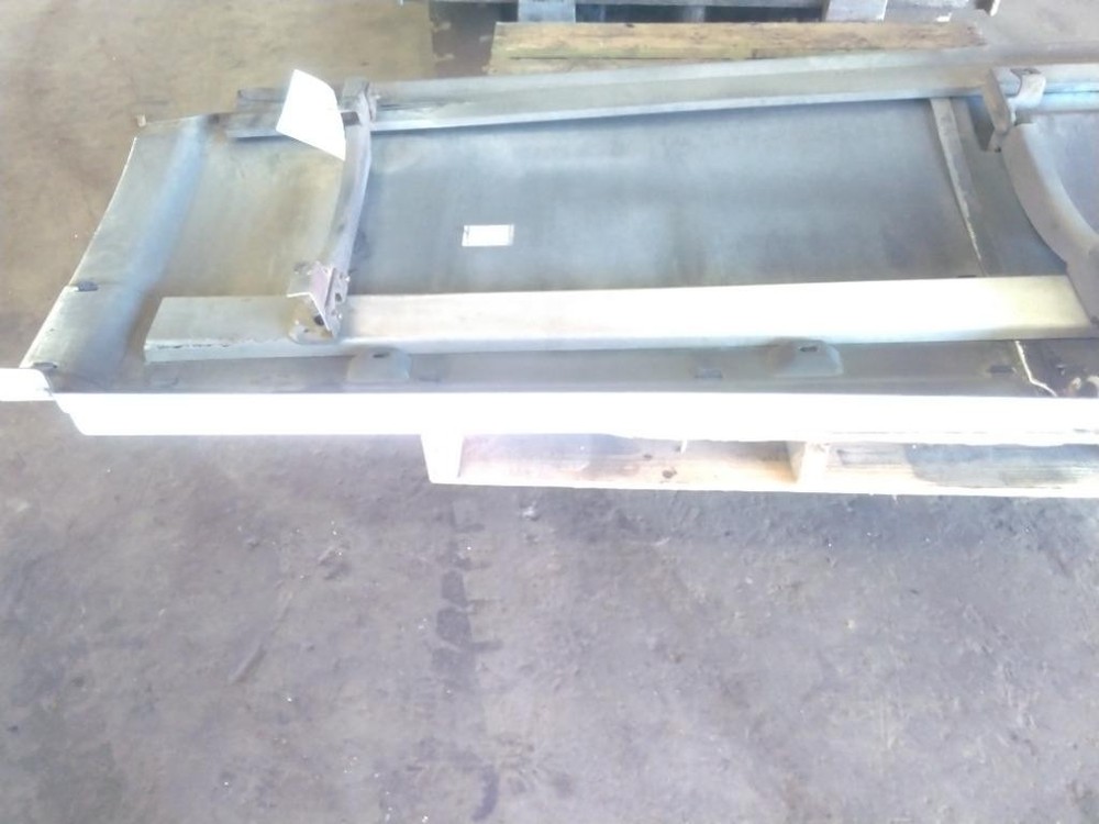 For 2005 VOLVO VNL SIDE FAIRING Left , OR