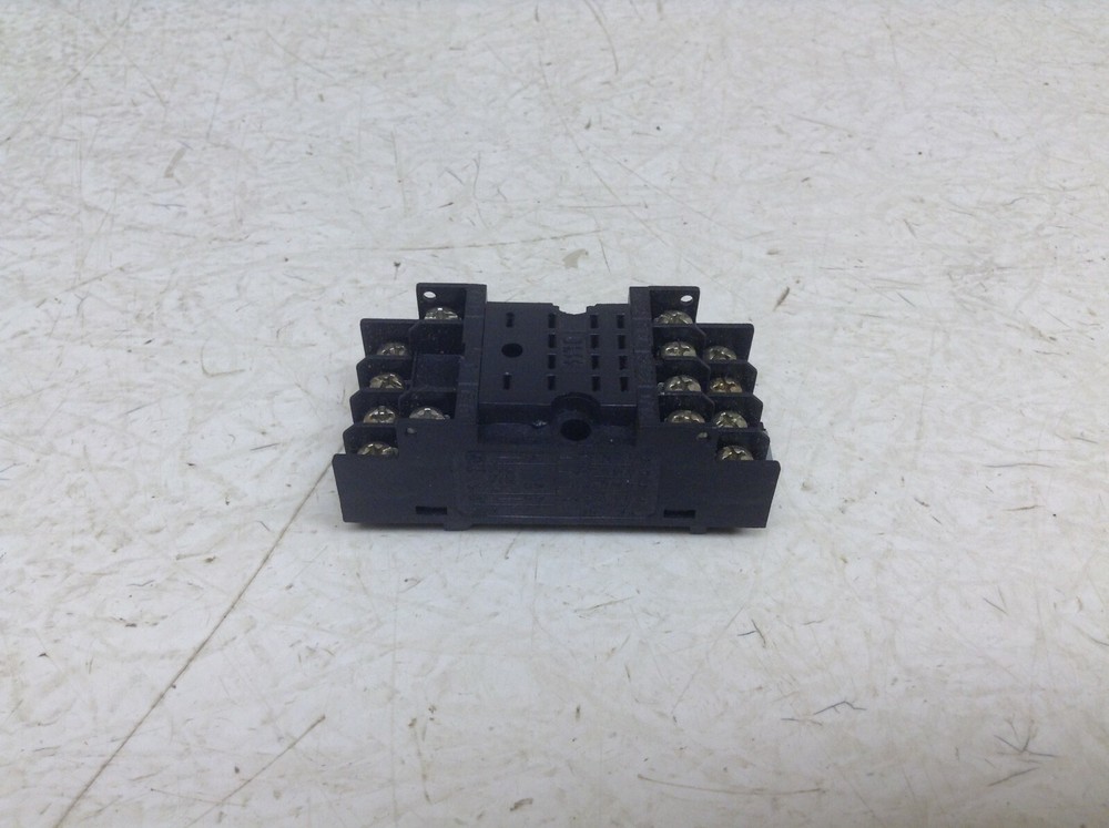 Finder 94.44 Relay Base 9444