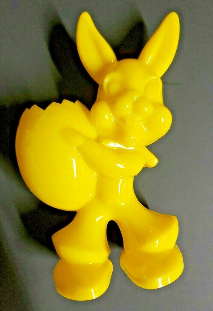 Vintage Yellow Easter Bunny Rabbit Holding Egg Plastic Candy Container U78