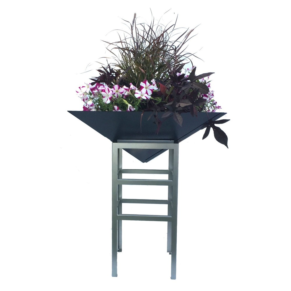 Paragon Large Black Flower Planter
