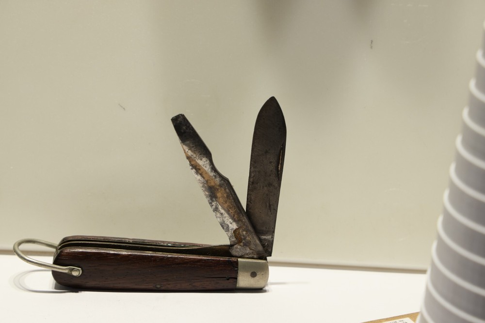 Vintage Kuttmaster 2 Blade Pocketknife