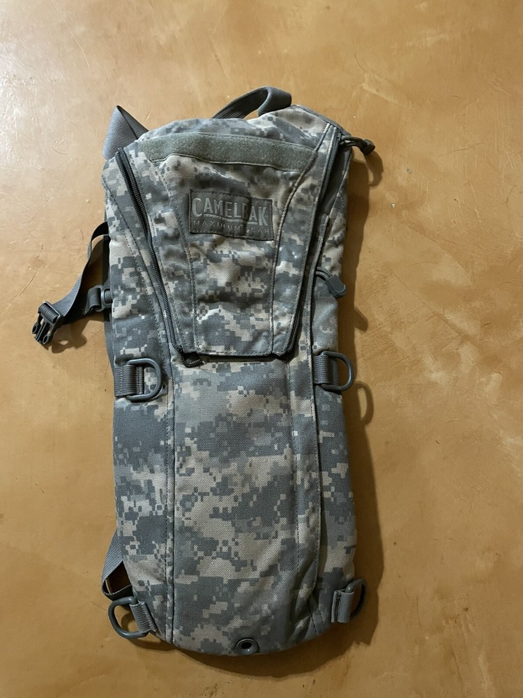 UCP MOLLE Hydration System Carrier camelback