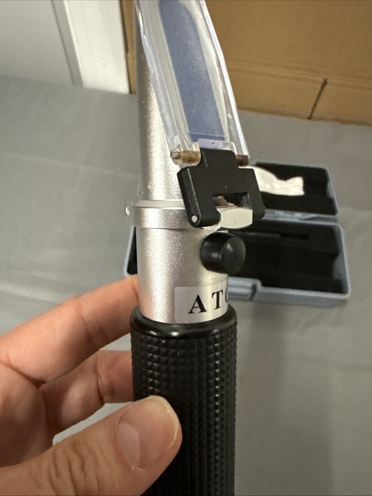Portable Refractometer with Accessories & Case