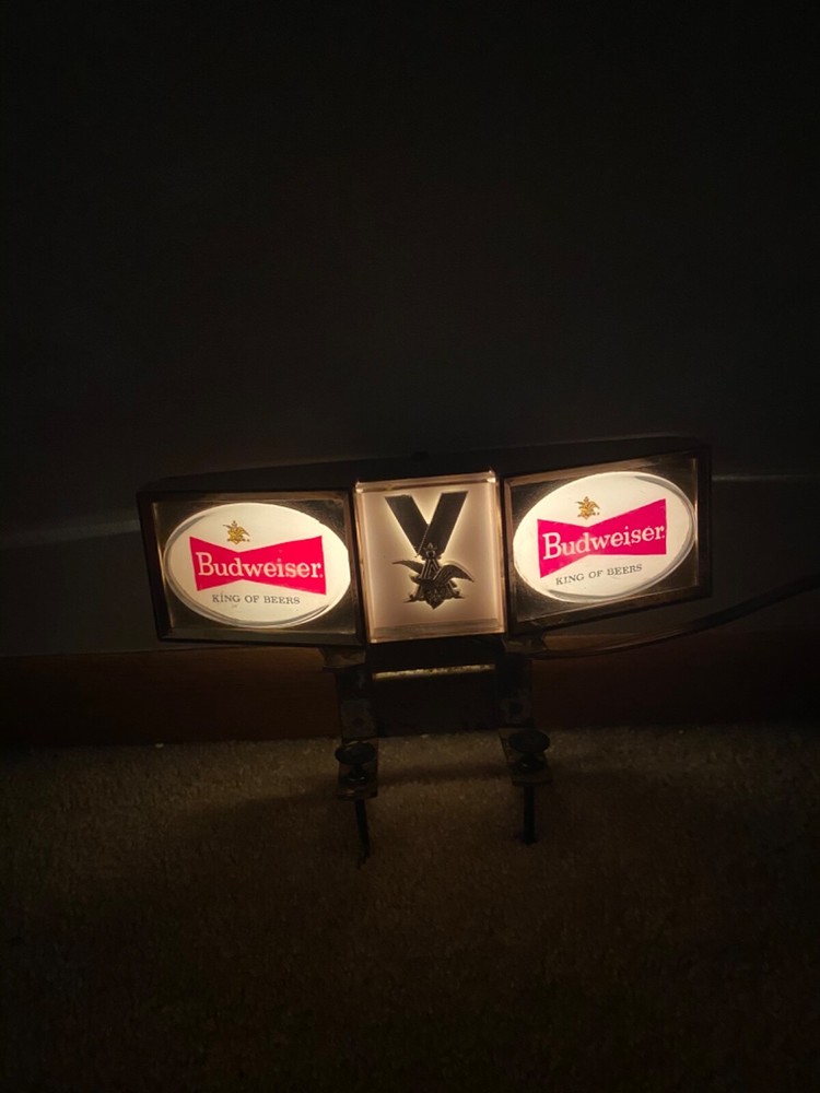 Budweiser desk lighted sign very good con