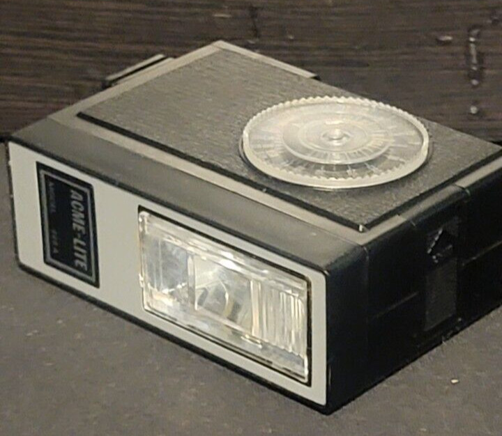 Vintage Acme Lite 228a Solid State Electronic Camera Flash 228A Excellent Cond