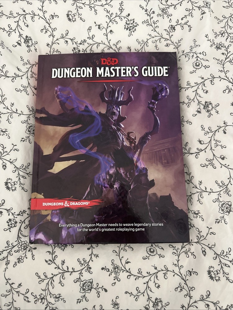 Dungeon Masters Guide Hardback Hardly used!!!