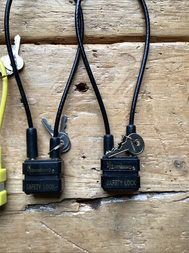 8 GUN LOCKS WITH KEYS BROWNING - RUGER - HUNTER - MASTER