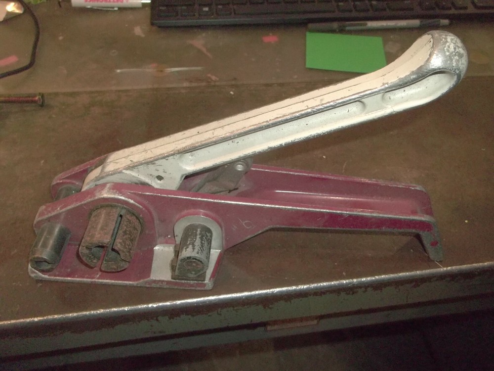 UNBRANDED PLASTIC BANDING STRAPPING TOOL (UU6)