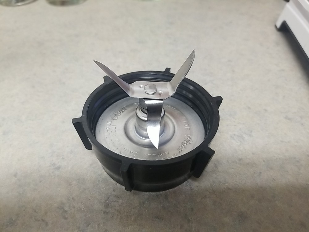 Oster ACCURATE  BLEND 14 Speed **THREADED BLADE ONLY***