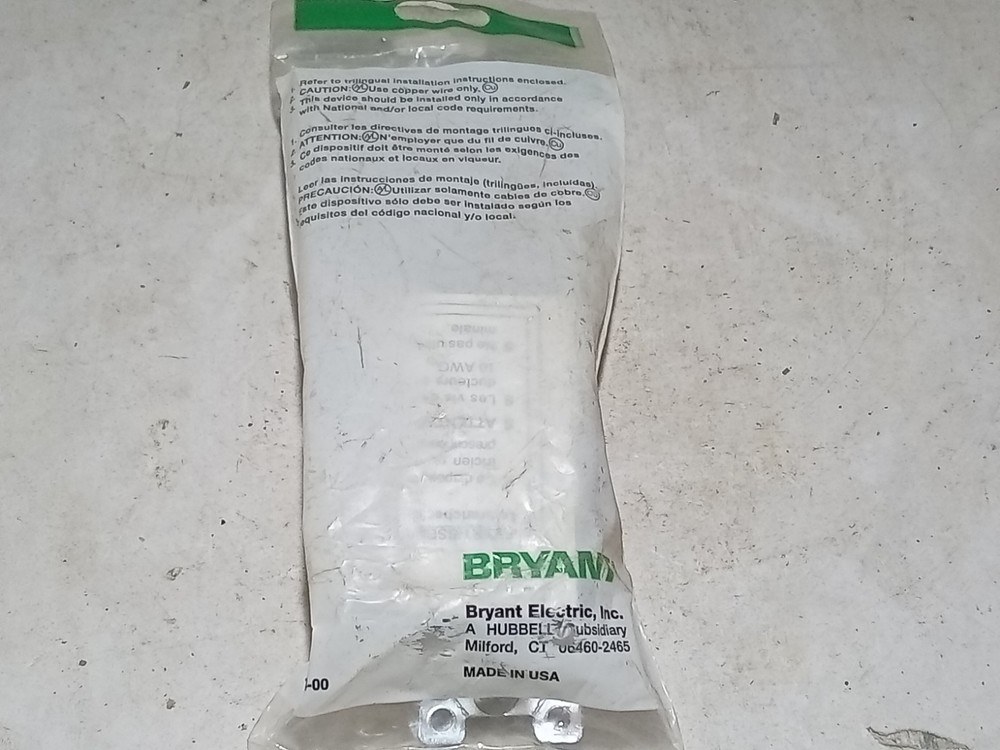 Bryan Twist Lock Duplex Receptacle 4700DRIG (L7A)