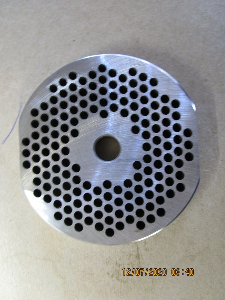 #32 GRINDER PLATE 3/16” 2 SIDE FLAT CLEVELAND STYLE