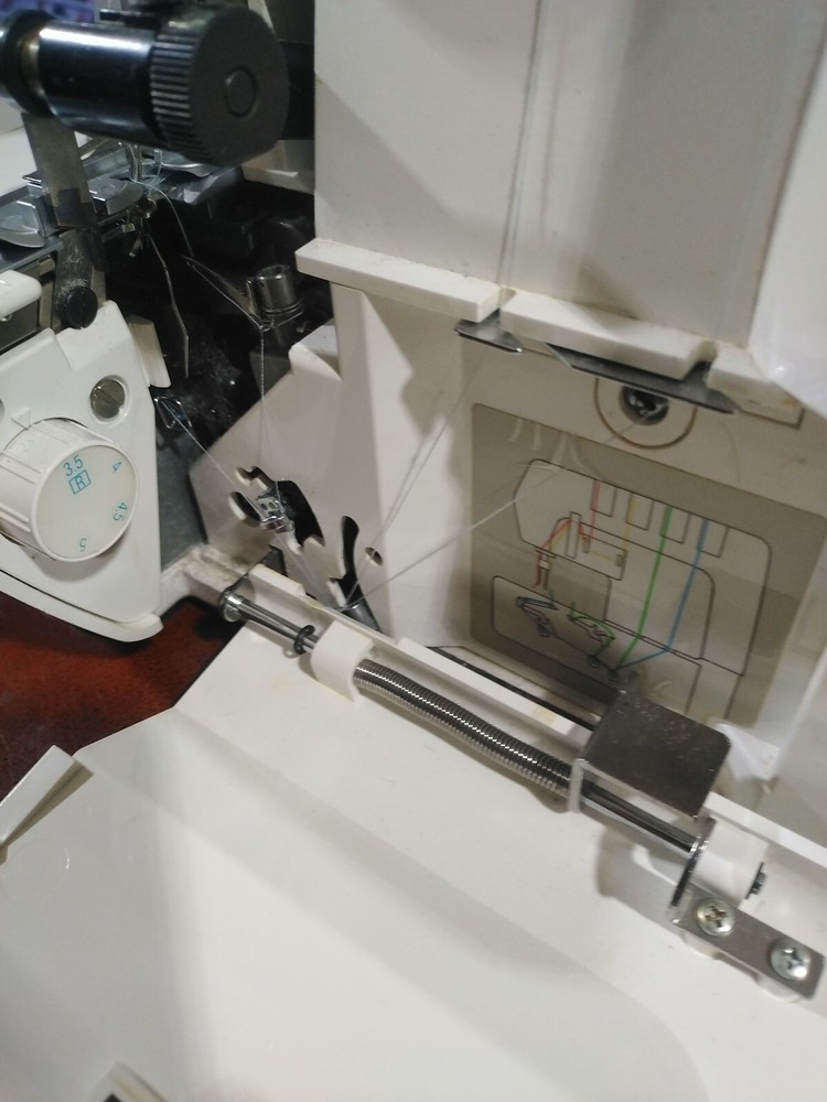 Working Baby Lock Protege - BL5370ED - 4 Spool Serger Differencial Feed