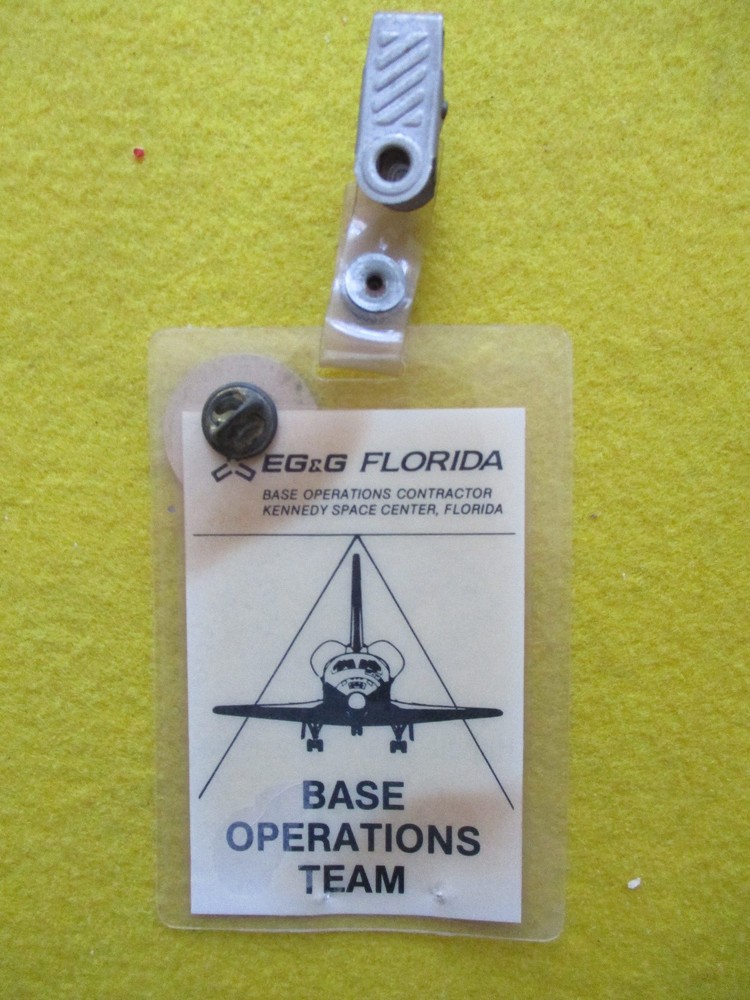 NASA STS-31 Base Operations Team PASS/BADGE Hubble Space Telescope Deployment
