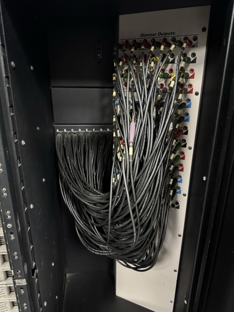 ETC Sensor Dimmer 48 Channel Light Stage Lighting Theater Rig - With Modules