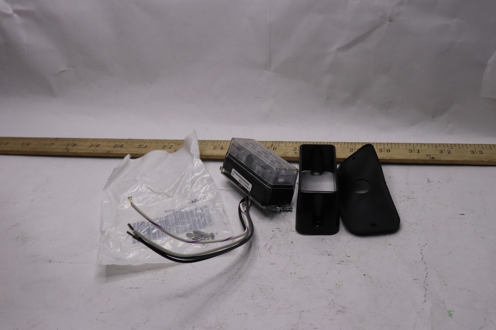 Vertical Mount Warning Light White RVCO3ZCR