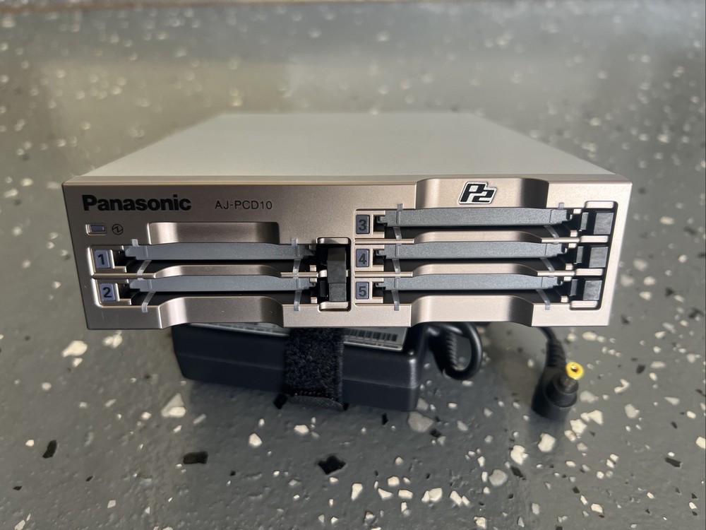 Panasonic AJ-PCD10P FIVE-SLOT P2 SOLID-STATE MEMORY DRIVE [W2]