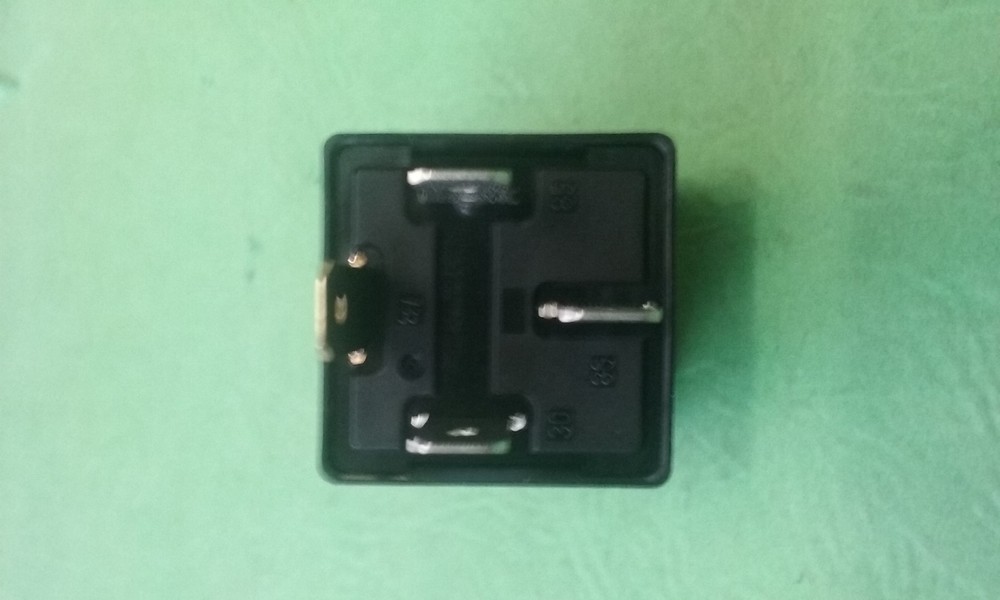 HELLA RELAY 30AMP 12V SPST