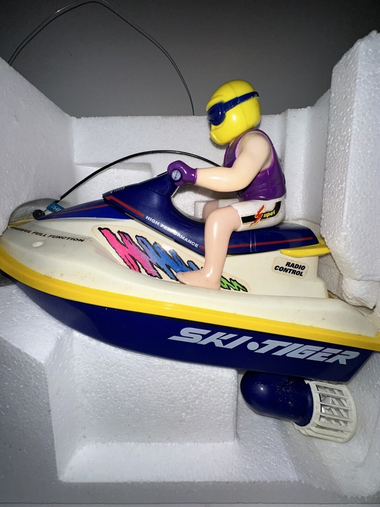 Echopro Radio Control Ski-Tiger 1/20 scale