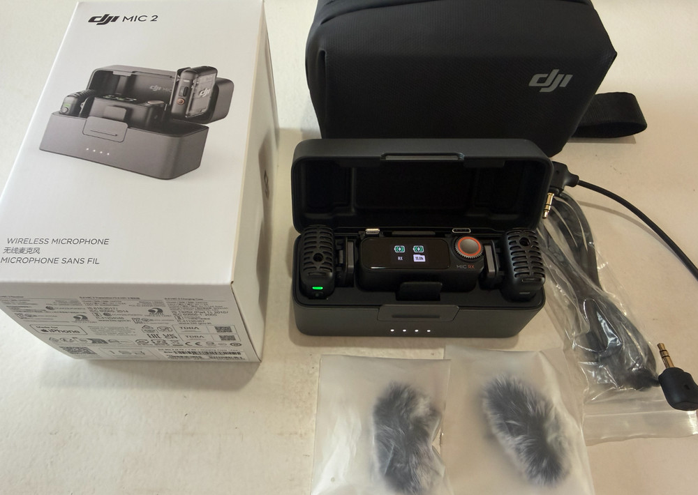 DJI Mic 2 Combo (2x Shadow Black Transmitter, 1x Receiver & Charging Case)