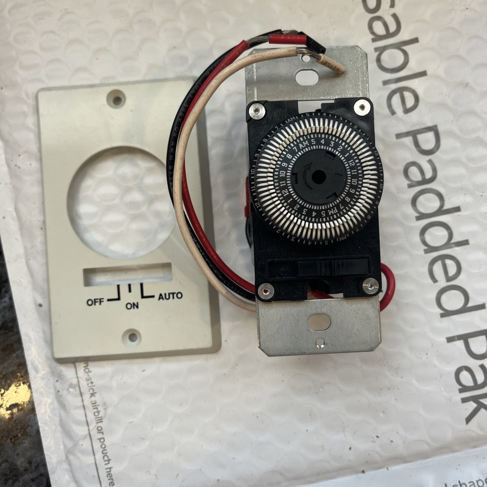 INTERMATIC KM2ST-1G Timer,Mechanical,120V,20A,Wall Switch FEDEX Special