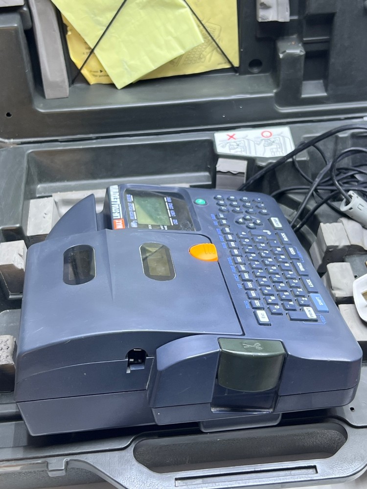 Max LM-370A Letatwin Electronic Lettering Machine
