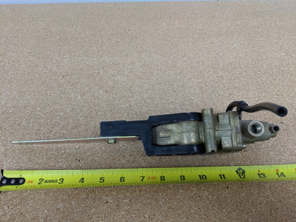 Height Control Valve# Hadley H00500CF Hendrickson 59899-000