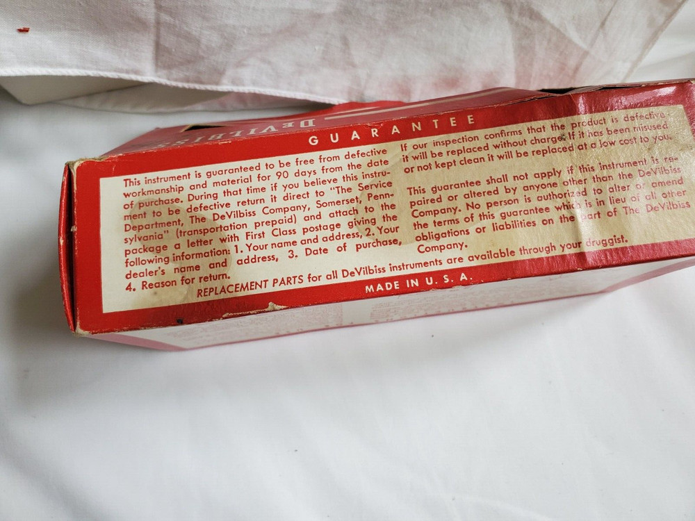 DeVilbiss Adjustable atomizer No 127 in original-clear glass-box is not mint