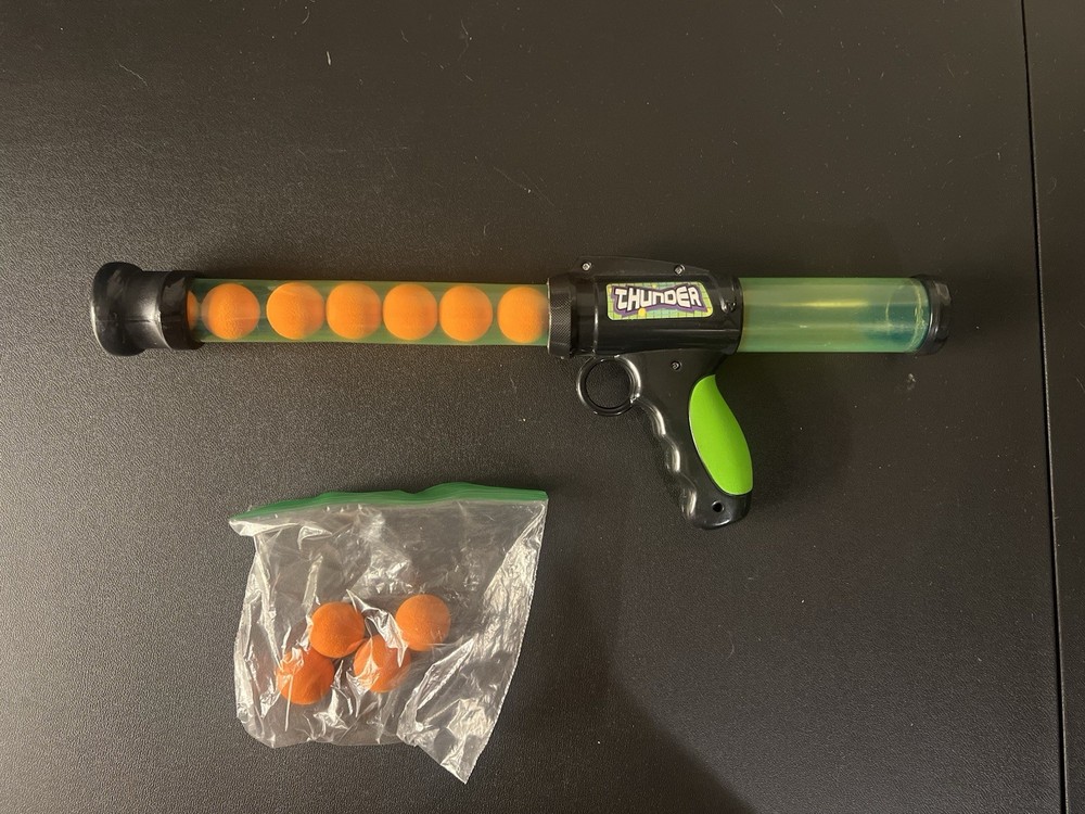 Thunder Blast Air Popper Gun And Foam Balls
