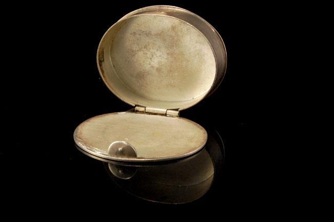 VINTAGE LEONORE DOSKOW ING. STERLING MONOGRAM SNUFF BOX