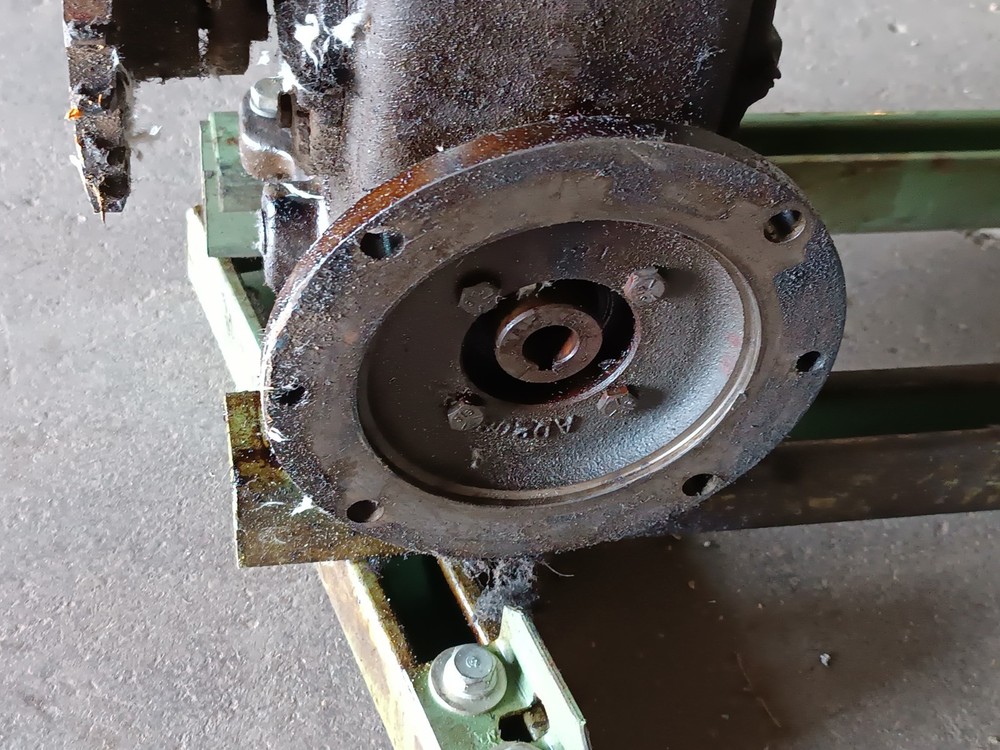 Browning 237U Right Angle Wormgear Gear Reducer On Mounting Bracket, Untested