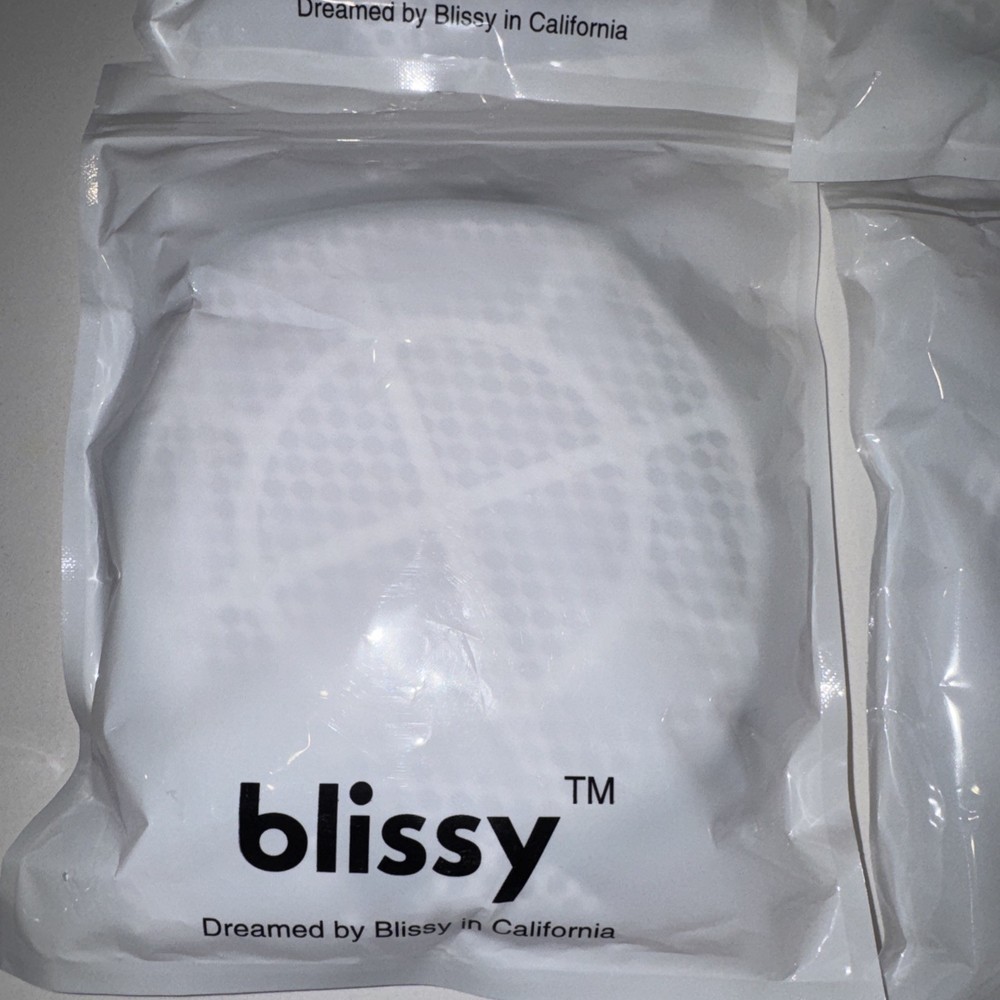BLISSY White Mesh Laundry Bags x2: Rectangular & Cylindrical. NEW.