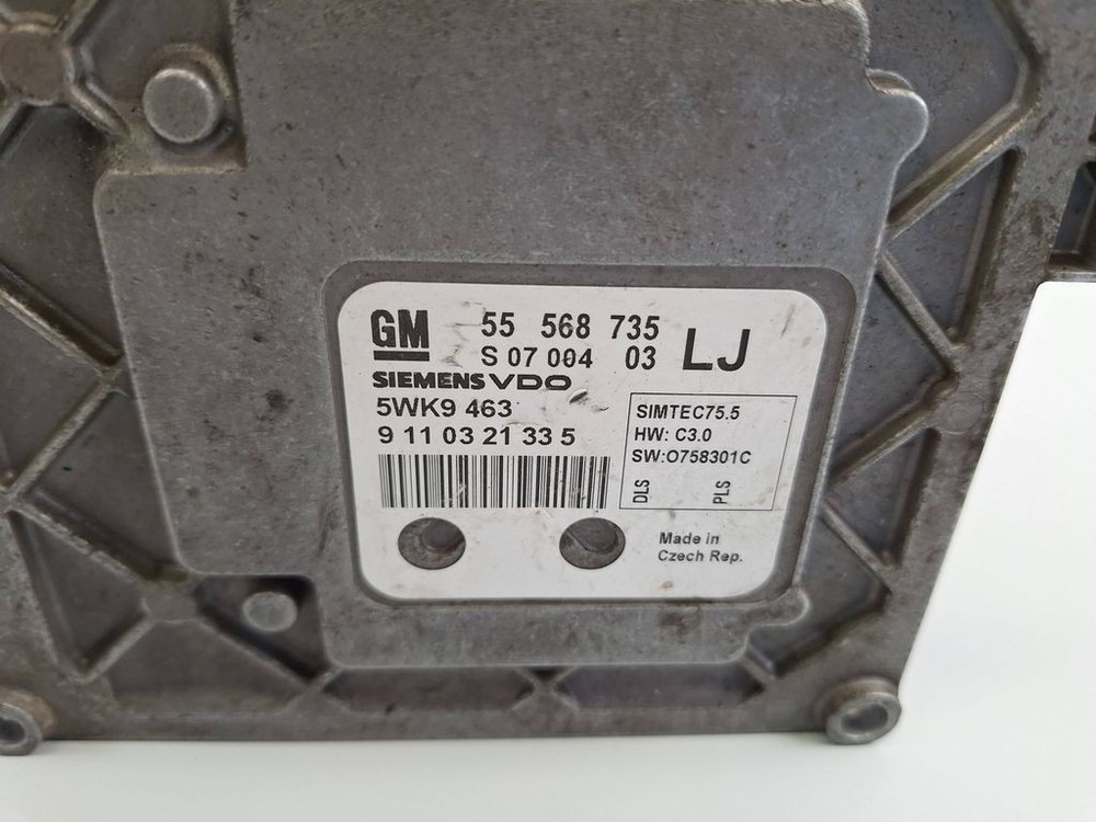 Opel Astra J 2010 Engine Control Module ECU 55568735 BVV1042