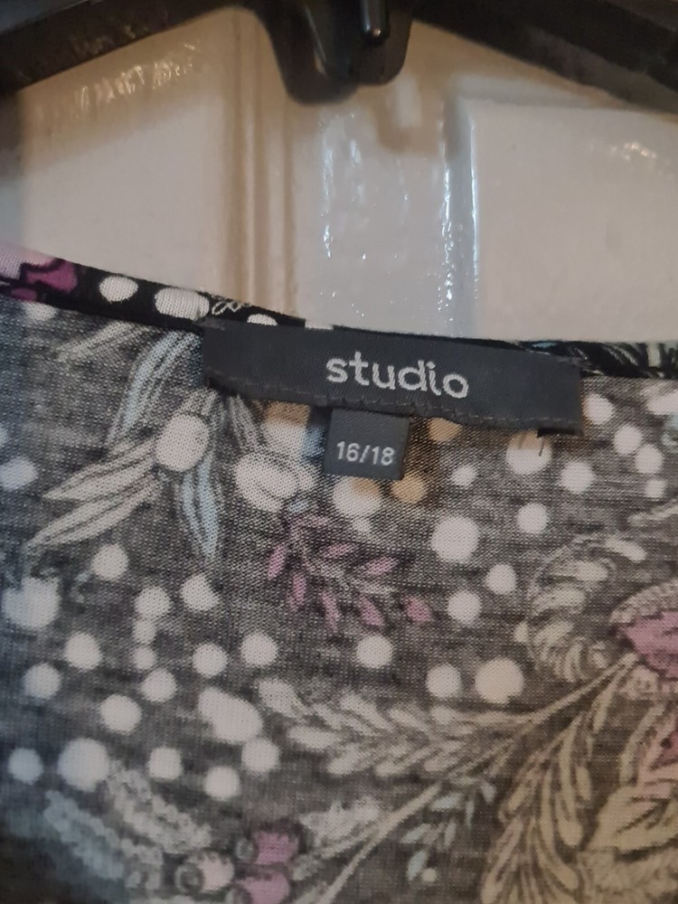 2PK STUDIO TOPS BLACK AND MULTICOLOURED SIZE 16-18