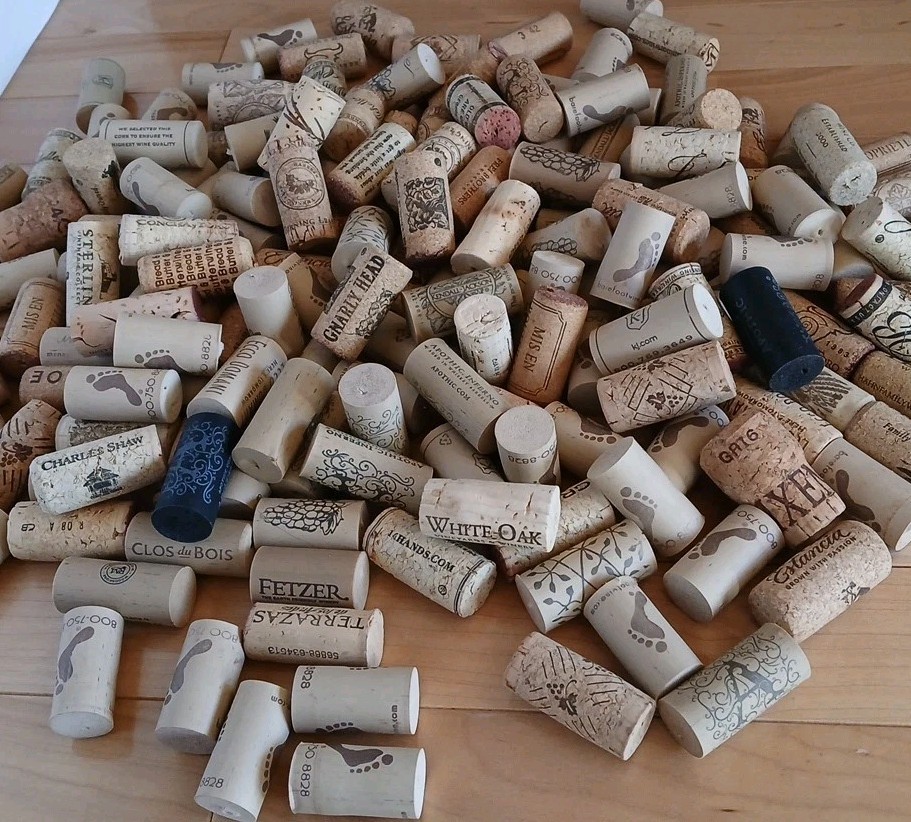 180 Pcs. NATURAL Wine CORKS ASSORTED USED