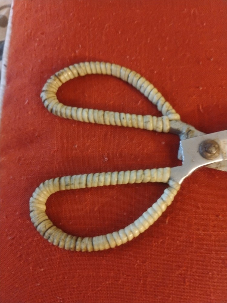 Vintage Taiwan Scissors