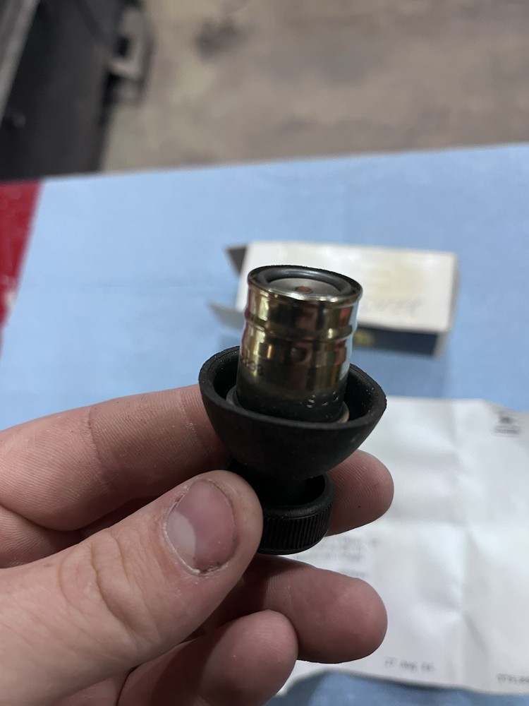 John Deere 120-140 Cigarette Lighter Plug