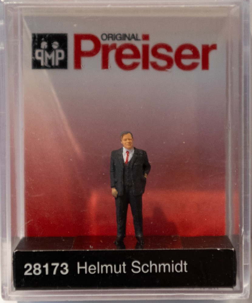 Preiser HO #28173 Helmut Schmidt -- pkg(1)