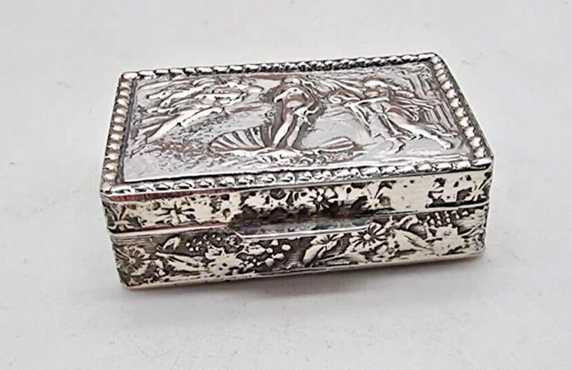 NICE CONTINENTAL .800 GRADE SILVER PILL BOX CIRCA 1930