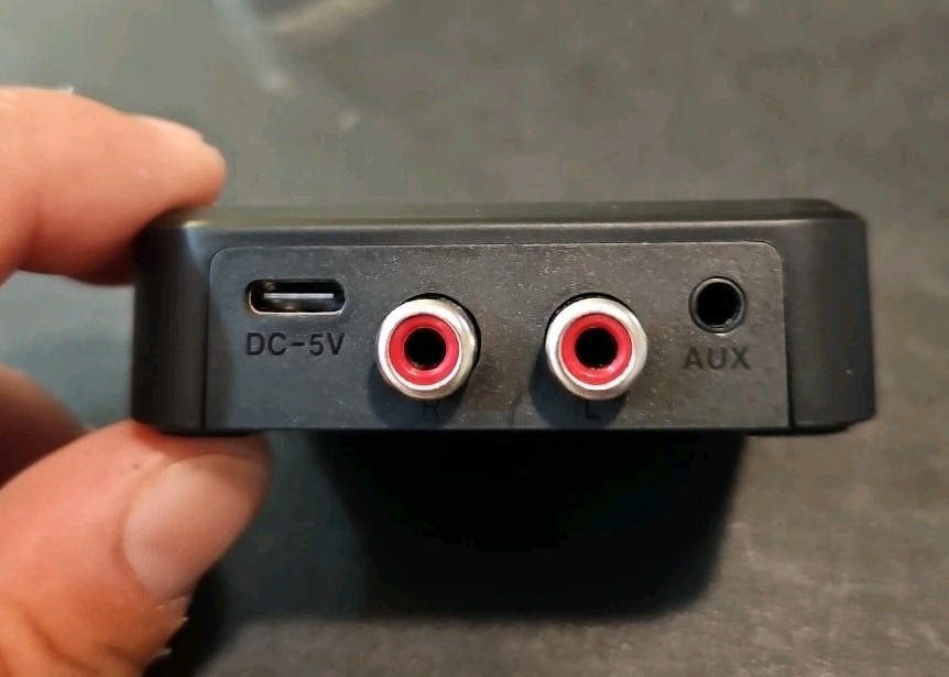 Bluetooth Transmitter 2-in-1 Bluetooth Transmitter Receiver with LCD C39S