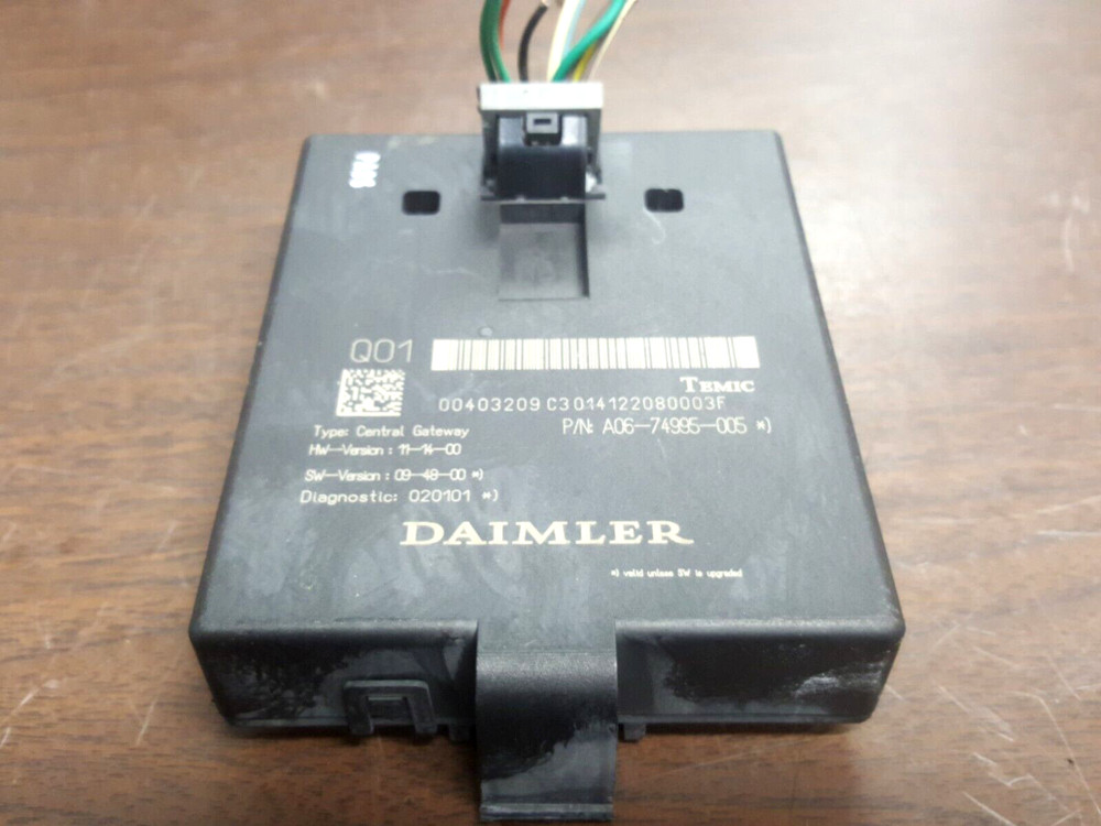 FREIGHTLINER CASCADIA CHASSIC CONTROL MODULE  DAIMLER A06- 74995 -005