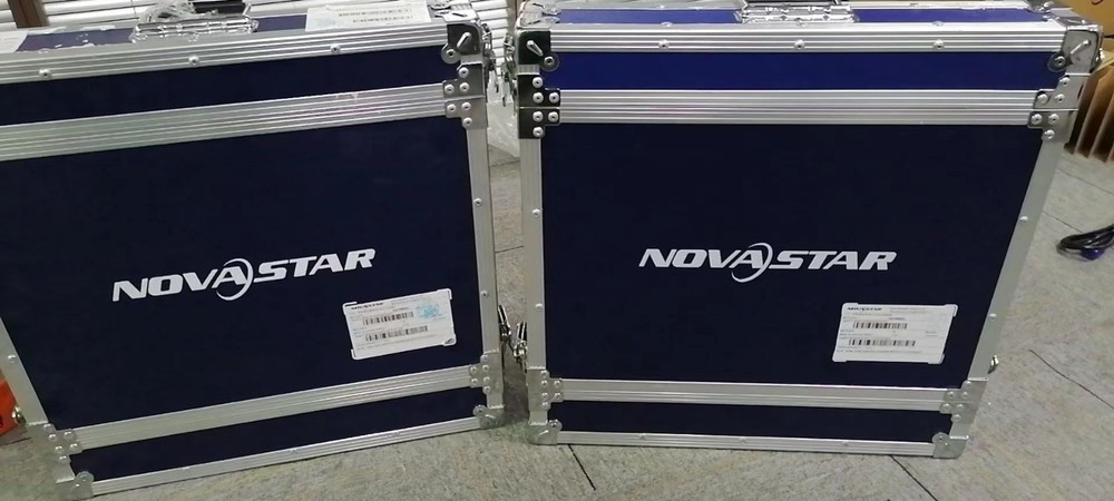 Novastar VX1000_Box Video Processor with fligh case Nova VX1000