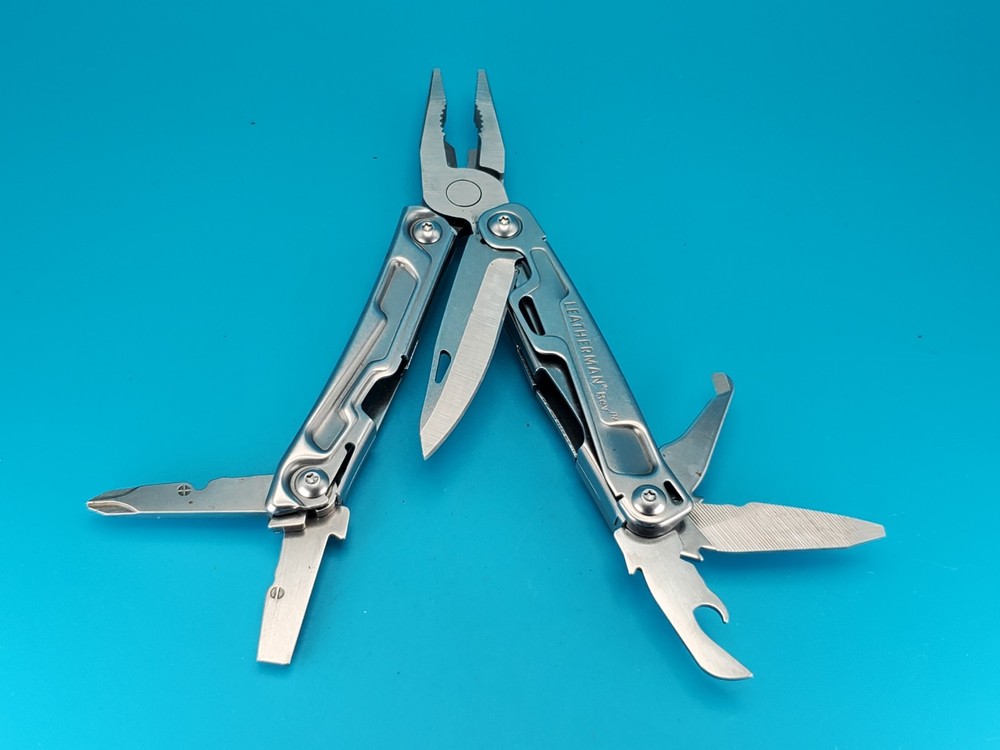 Leatherman Rev 3.8" Multi-Tool, Stainless!
