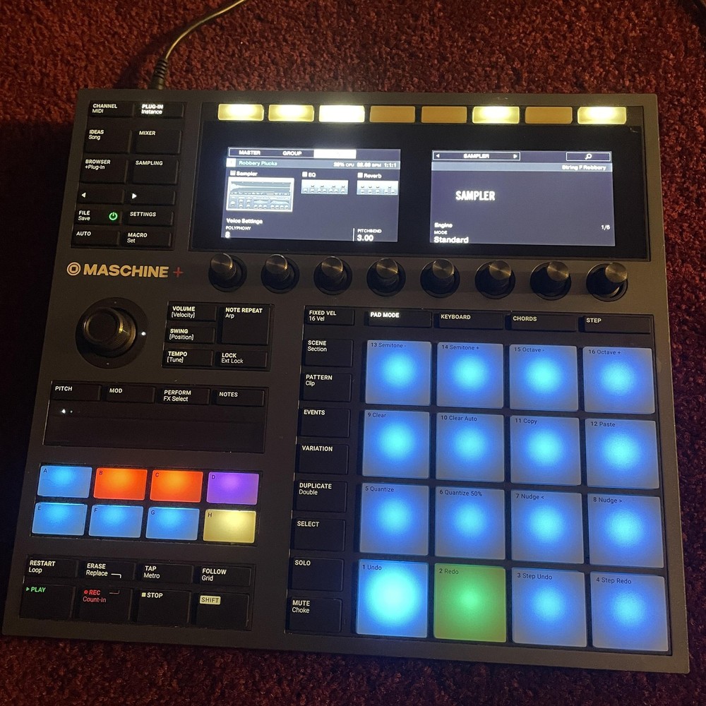 Native Instruments MASCHINE+ Plus HW Standalone Drum Sampler Controller *VIDEO