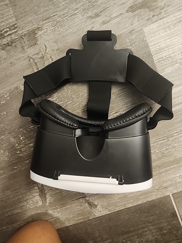 onn. Virtual Reality Smartphone Headset – VR Viewer – Works w/ iPhone & Android