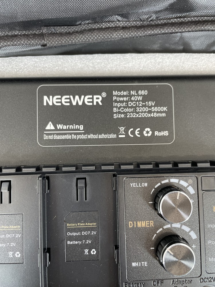 Neewer NL-660 Bi-Color Dimmable LED Video Light Panel with Barn Doors & Case