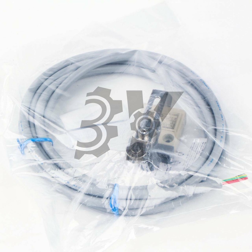 1PC New Omron Limit Switch D4C-1227-P