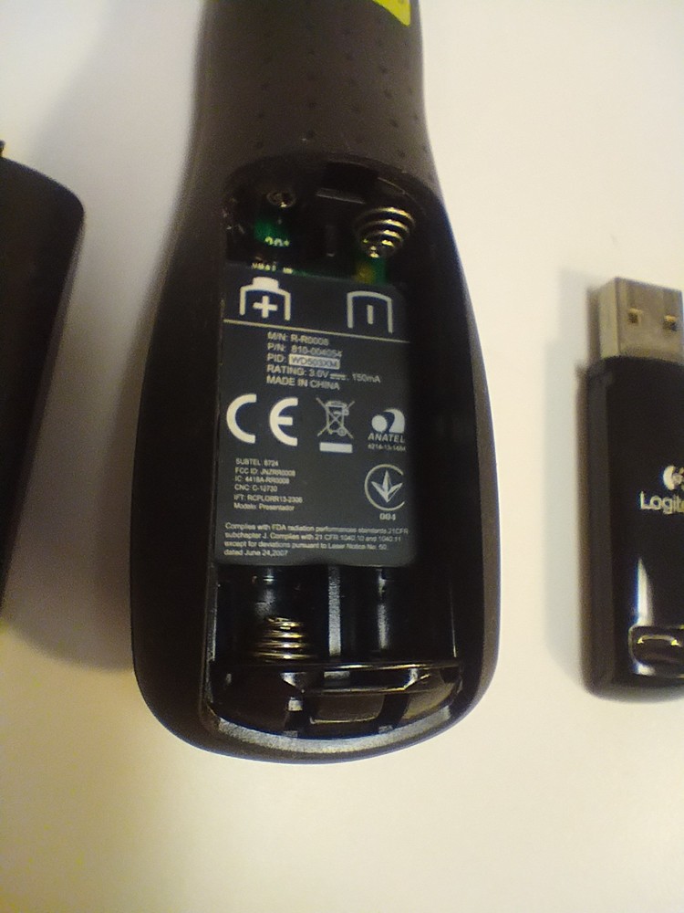 Logitech Wireless Presenter R400 Presentation Wireless remote with Laser Pointer